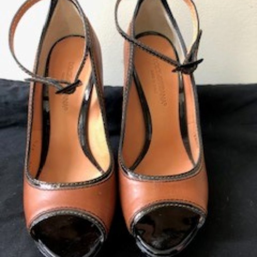 Dolce & Gabbana brown peep toe heel w/ black trim